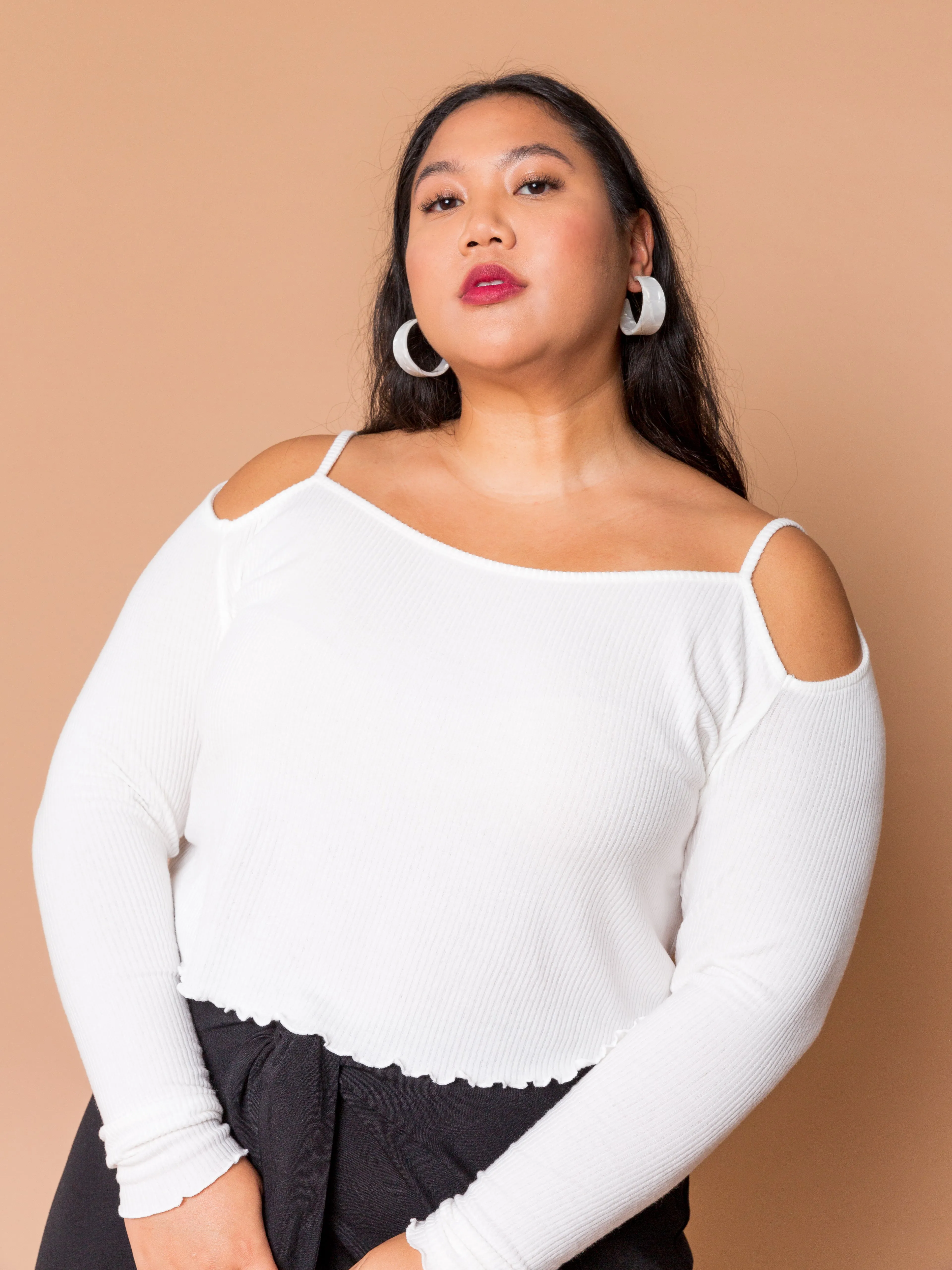 THE SHOULDER PEEK TOP - Milk