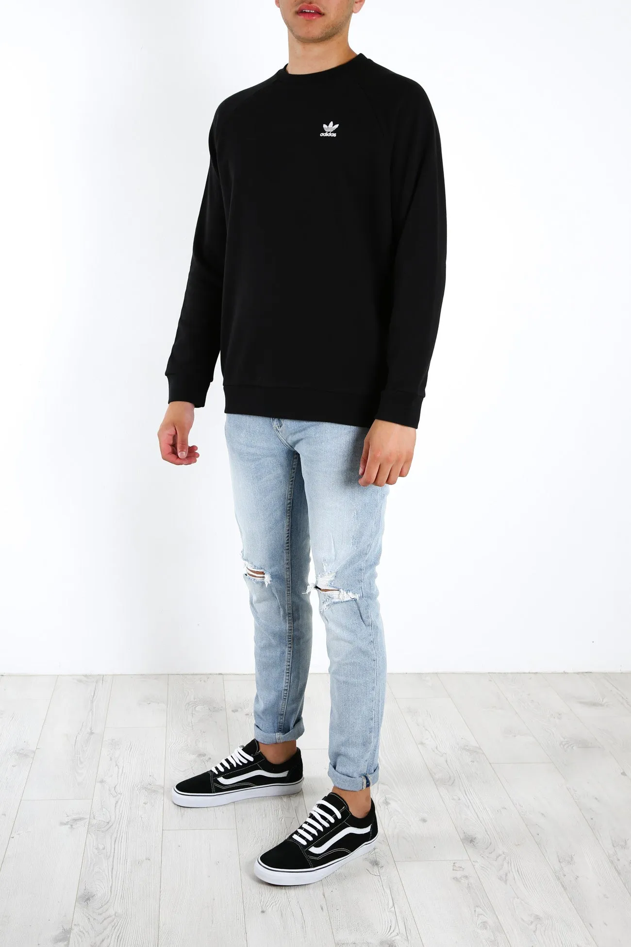 Trefoil Essentials Crewneck Sweatshirt Black