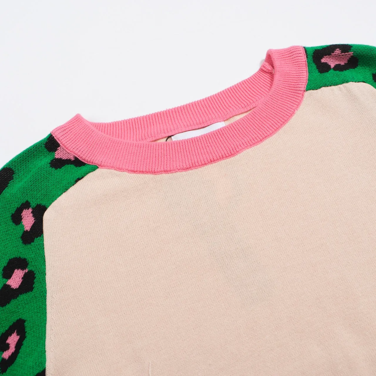 Women's green matching leopard-print knit sweater