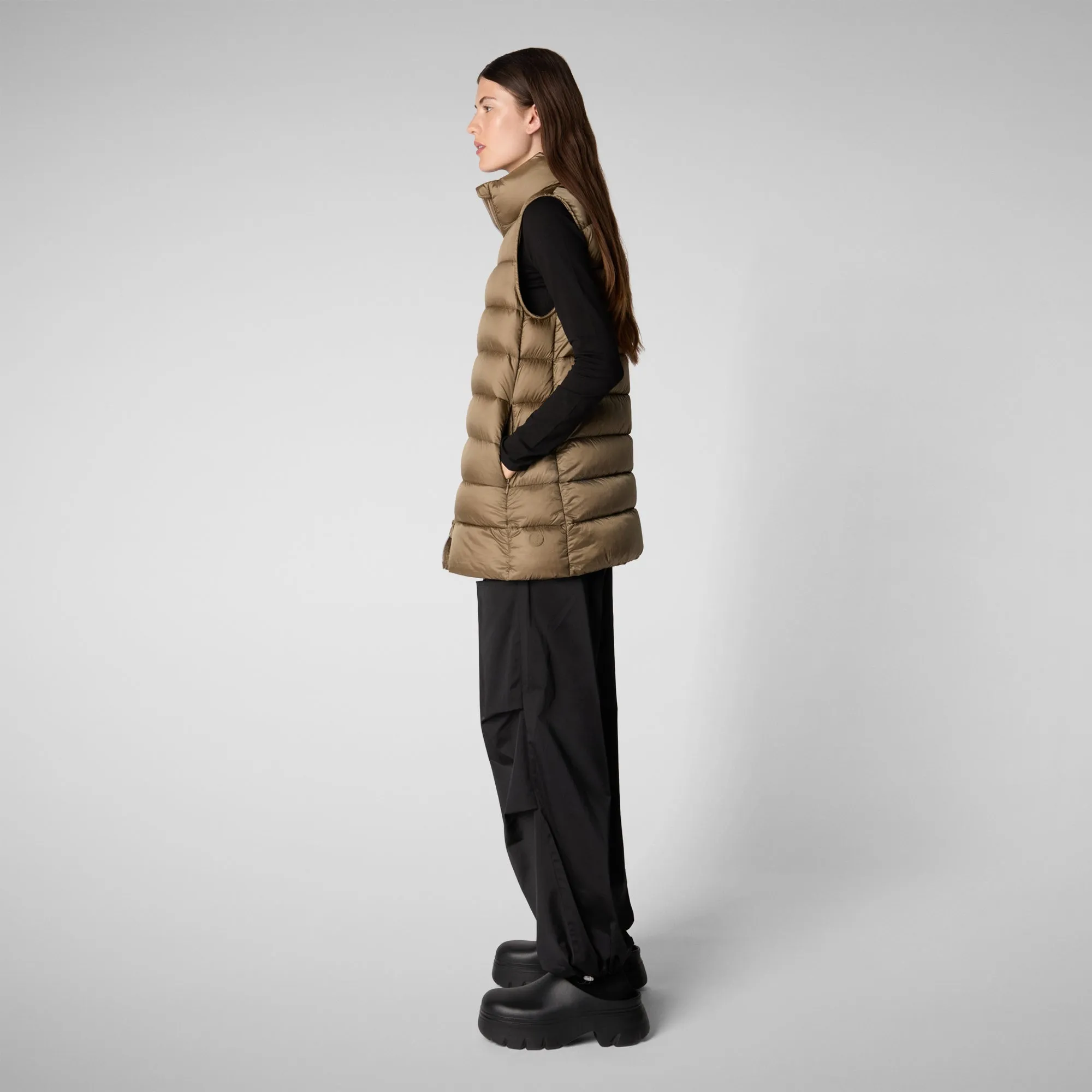 Women's quilted vest Coral in HUSK GREEN