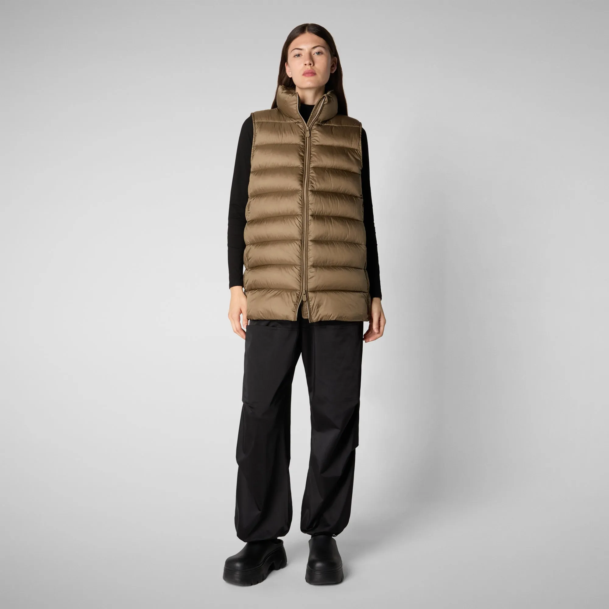 Women's quilted vest Coral in HUSK GREEN